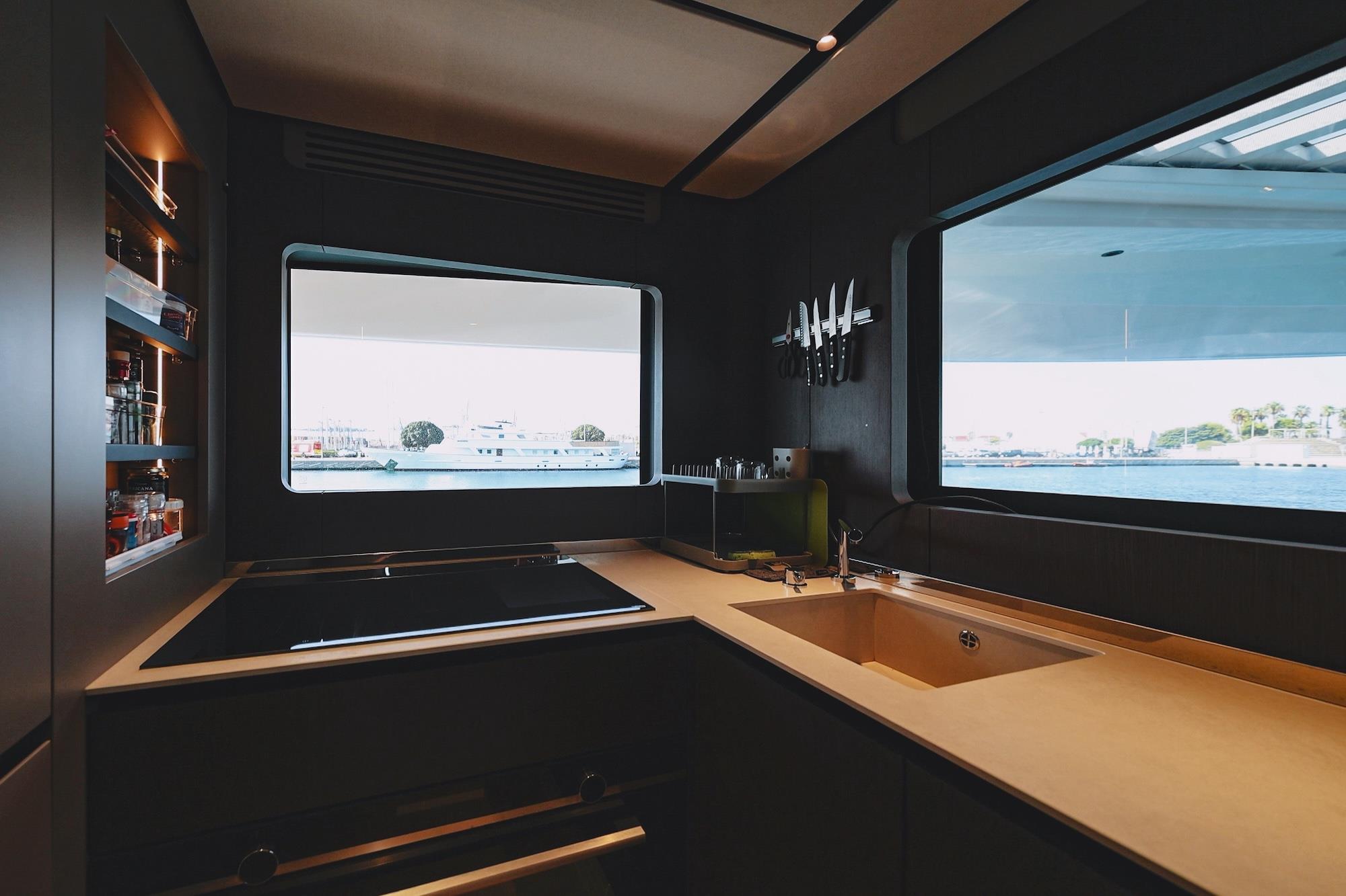 2025 FERRETTI YACHTS INFYNITO 80 